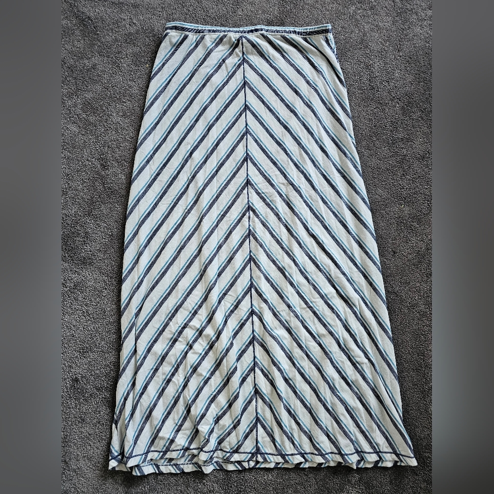 Max studio chevron maxi skirt